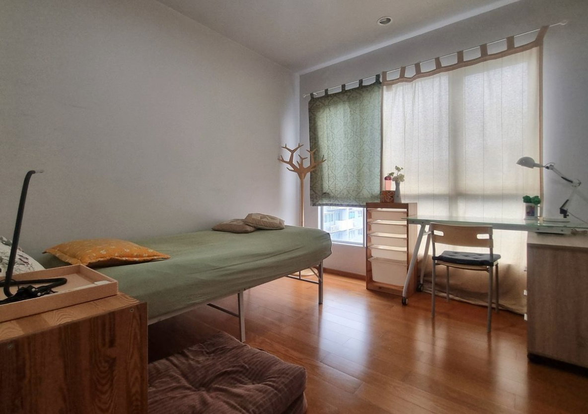 picture Code: KJ9263  for rent Hive Taksin // Line ID: @kjcondo (with @) // - 4/23