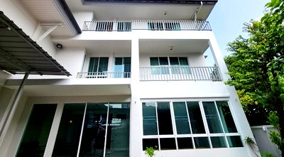 Houses for rent Siam University : LTHC13443 – House for Rent | Wutthakat 24 | 292.12 sqm | 3 Beds 3 Baths | 85K/Month | Near BTS Wutthakat