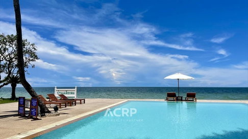 Luxury Beachfront House for Sale in Hua Hin Baan Chalianglom Project Ref no. 00160258