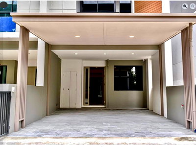 ขายทาวน์โฮม : ขายทาวน์โฮม 3.5 ชั้น แปลงมุม โครงการ Premium Place พหลโยธิน–รามอินทรา | บ้านใหม่ไม่เคยเข้าอยู่ ติดถนน Main ของโครงการ ใกล้รถไฟฟ้าสายสีเขียว