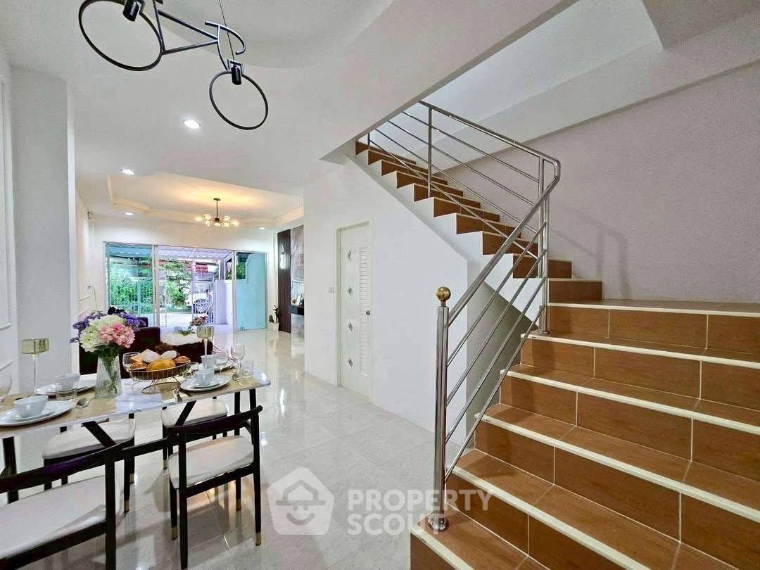 รูป ทาวน์เฮาส์ 2 ห้องนอน ขาย 72 ตร.ม. ในนาจอมเทียน พัทยา (ID 2126861) - รูปที่ 3/9