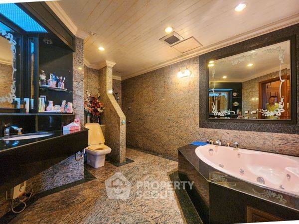 รูป คอนโด 4 ห้องนอน 345 ตร.ม. ชั้น 20 ที่ Bangkok River Marina ใกล้ MRT บางพลัด (ID 2159175) - รูปที่ 11/20