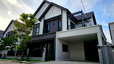 บ้านเดี่ยวให้เช่า : P0323 ให้เช่า บ้านหรูพร้อมอยู่ หมู่บ้าน Centro บางนา เฟส 2 บ้านใหม่ สไตล์ Modern Luxury ตกแต่งบิวต์อินครบทั้งหลัง ไม่เคยมีผู้เข้าอยู่อาศัย