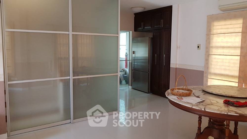 picture 3-Bedroom House For Sale Near Bang Phlap, Pak Kret, Nonthaburi (ID 1484729) - 6/14