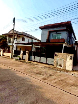 Houses for sale Kasetsart University Si Racha Campus : Cheap 2-storey detached house for sale, Country Home Lake and Park Village, Sriracha, Chonburi