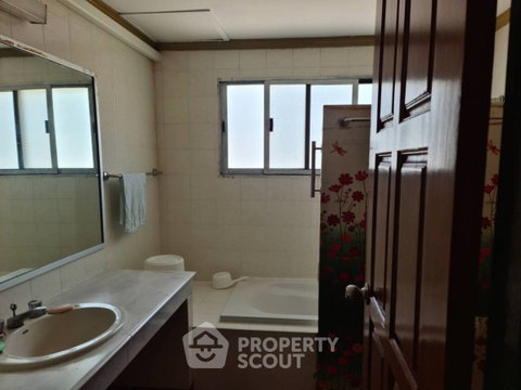 3-BR Condo For Sale At Bay View Resort, Bang Lamung 📍 (ID 2053443)