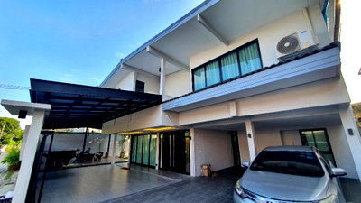 เช่าบ้านเดี่ยว ม.ราชภัฏจันทรเกษม : 🏡 ให้เช่าบ้านเดี่ยว 2 ชั้น หลังใหญ่ สไตล์ Modern ย่านโชคชัย 4