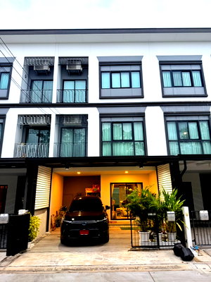 Townhouses for sale : Lumpini Townplace Sukhumvit-Srinakarin