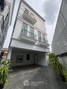 บ้าน 5 ห้องนอน ให้เช่า โครงการ Maison Blanche สุขุมวิท 67 ใกล้ BTS พระโขนง 400 เมตร (ID 1497463)