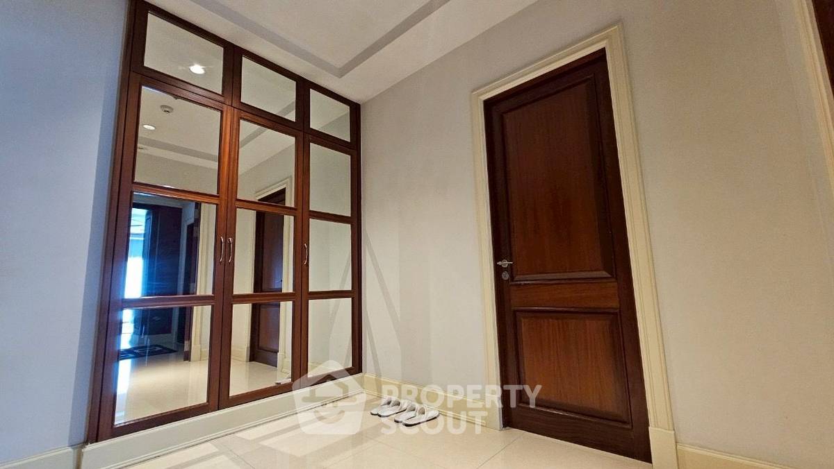 รูป คอนโด 5 ห้องนอน ชั้น 15 ขึ้นไป พื้นที่ 385 ตร.ม. Royal Residence Park ใกล้ BTS เพลินจิต (ID 2199554) - รูปที่ 17/18