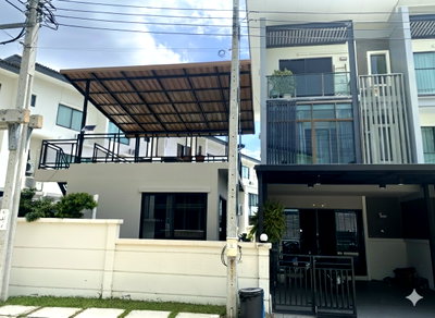 ทาวน์โฮม บางบัวทอง นนทบุรี : ขาย ทาวน์โฮม 3 ชั้น 44.7 ตรว ทาวน์ อเวนิว เมิร์จ รัตนาธิเบศร์ ต. เสาธงหิน อ.บางใหญ่ จ.นนทบุรี