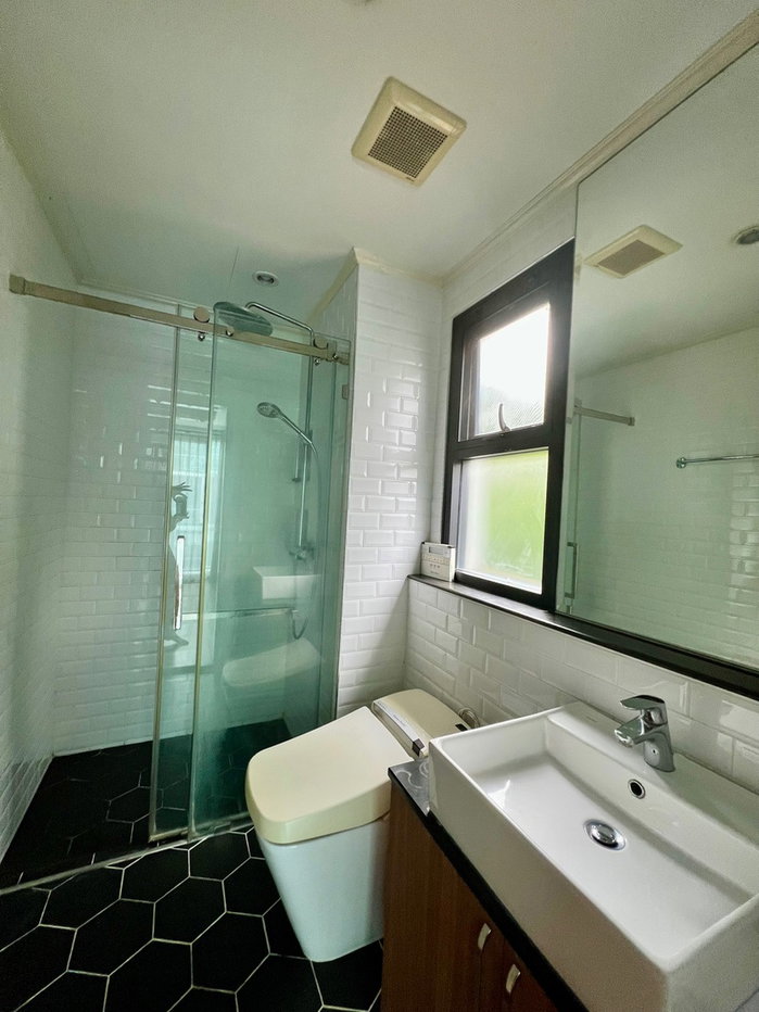 รูป ขายทาวน์โฮม 3 ชั้น ศุภาลัย เอสเซ้นส์ ลาดพร้าว | ทาวน์โฮมหลังใหญ่ Built-in สวย พื้นที่สวนข้างบ้านร่มรื่น ให้ความเป็นส่วนตัวเหมือนบ้านเดี่ยว - รูปที่ 20/31