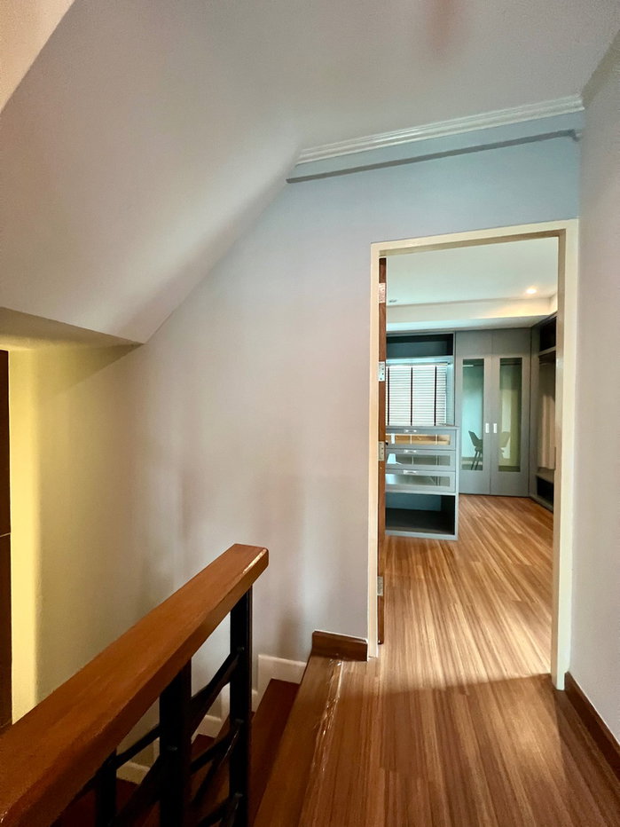รูป ขายทาวน์โฮม 3 ชั้น ศุภาลัย เอสเซ้นส์ ลาดพร้าว | ทาวน์โฮมหลังใหญ่ Built-in สวย พื้นที่สวนข้างบ้านร่มรื่น ให้ความเป็นส่วนตัวเหมือนบ้านเดี่ยว - รูปที่ 28/31
