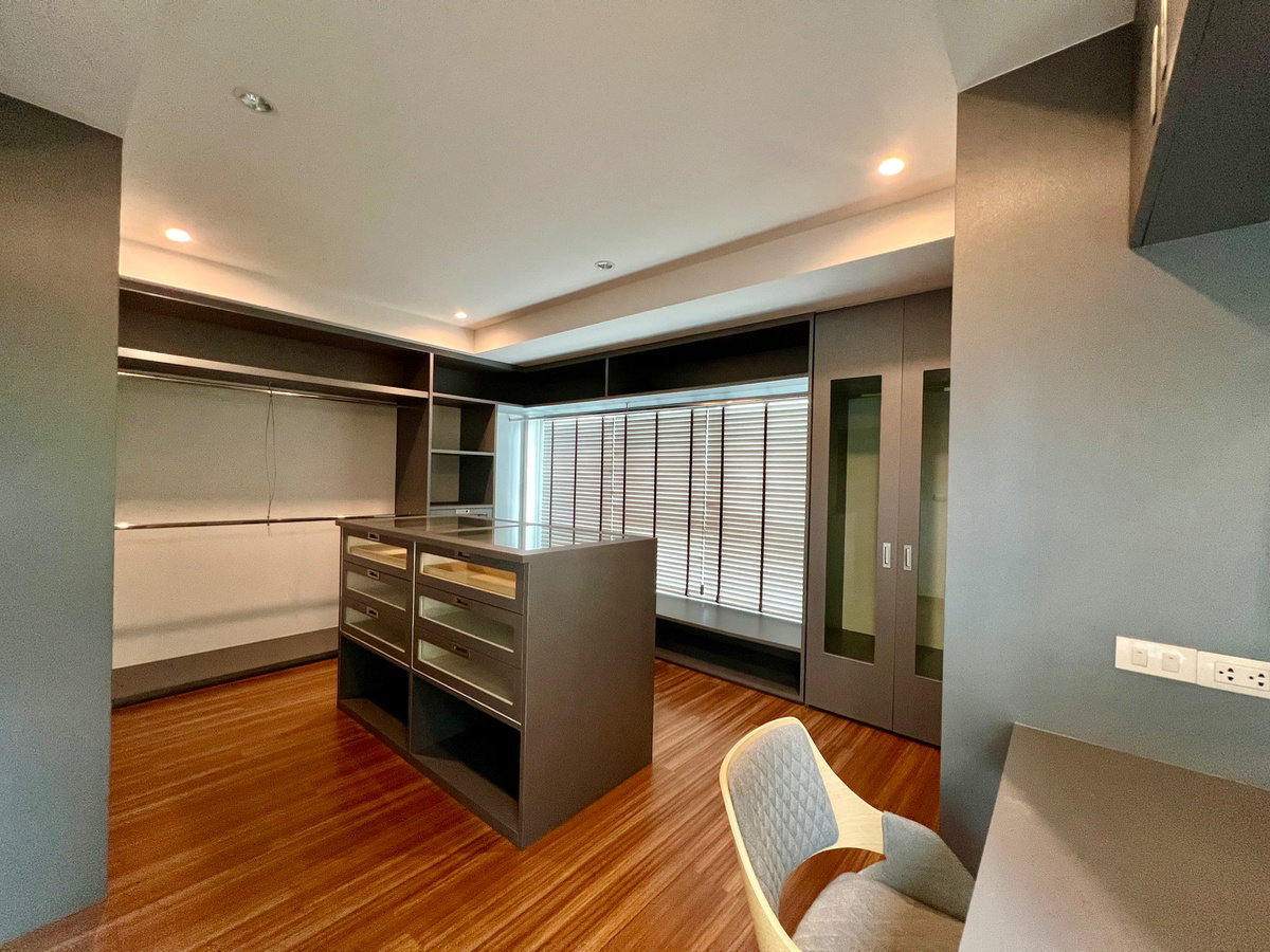 รูป ขายทาวน์โฮม 3 ชั้น ศุภาลัย เอสเซ้นส์ ลาดพร้าว | ทาวน์โฮมหลังใหญ่ Built-in สวย พื้นที่สวนข้างบ้านร่มรื่น ให้ความเป็นส่วนตัวเหมือนบ้านเดี่ยว - รูปที่ 15/31