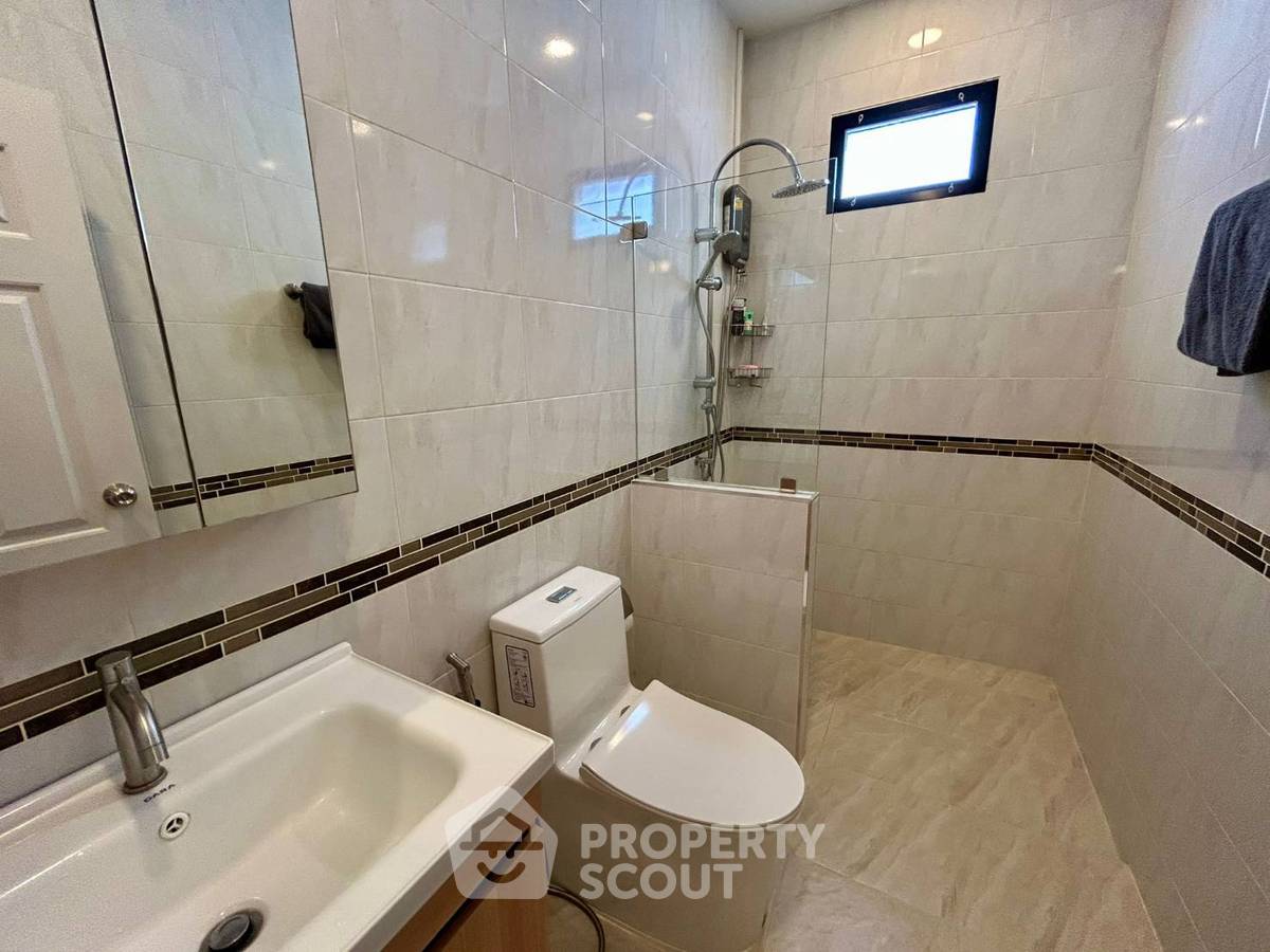 picture Pet-Friendly 3-BR House For Sale Near Map Prachan Lake, Pong, Chon Buri (ID 2373862) - 16/16