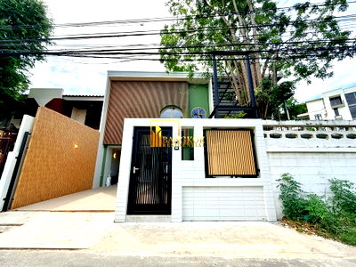 เช่าทาวน์โฮม แม็คโคร ฟู้ดเซอร์วิส สุขุมวิท 71 : Outstanding 3 Bed Townhouse For Rent in Phra Khanong Area - BR49059TH
