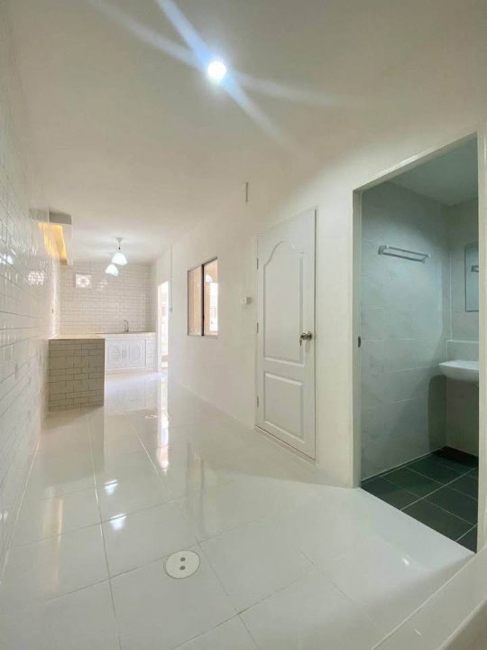 รูป 🏡✨ บ้านพร้อมอยู่ ทำเลทองคลองสาม ราคาดีสุดในย่านนี้‼️ เพียง 1.99 ล้าน ฟรีเฟอร์ฯ ฟรีโอน 🎁 - รูปที่ 10/16
