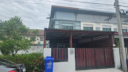 เช่า 14,000 บ้านเทาวน์โฮมรีโนเวทใหม่ 2ชั้น 30 ตรวา หลังมุม หมู่บ้านธัญดา พาร์ควิว 4 ติดสวน
