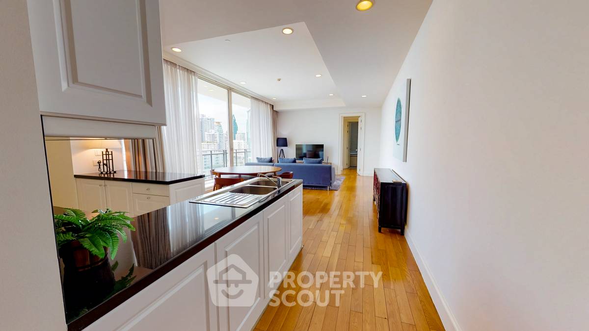 รูป คอนโด 2 ห้องนอน ที่ Royce Private Residence Sukhumvit 31 ชั้น 18 ใกล้ MRT สุขุมวิท (ID 374477) - รูปที่ 3/18