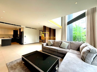 Apartment building for rent Srinakharinwirot University Prasanmit Campus : Spacious 3 Bedroom Luxury Apartment in Phrom Phong Area - BR21330AP