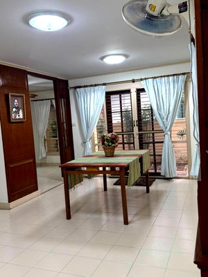 ขายบ้านเดี่ยว : ขายบ้านเดี่ยว ม.เนเบอร์โฮม (ถ.สุขาภิบาล 5 เขตสายไหม) 51 ตรว.2 ชั้น 3 ห้องนอน 3 ห้องน้ำ ครัว แอร์ เฟอร์ฯ ใกล้สนง.เขตสายไหม ขาย 4.7 ล้าน โทร 093-9594717