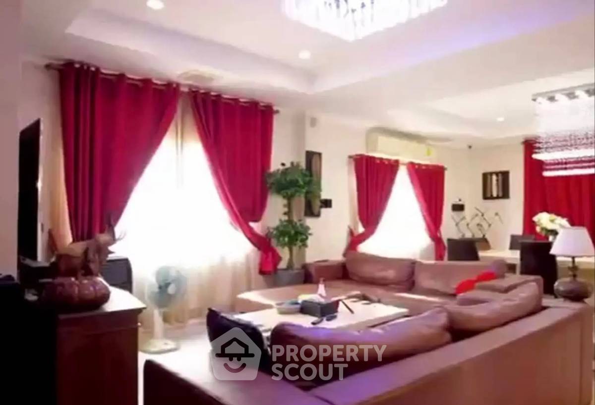 รูป บ้าน 4 ห้องนอน ขาย Parkway Chalet รามคำแหง-มินบุรี (ID 2379681) - รูปที่ 3/11