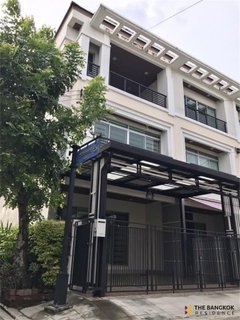 🏠 ทาวน์โฮม 3 ชั้น Baan Klang Muang Sathorn-Taksin 1 ใจกลางย่านสาทร–ตากสิน ใกล้ BTS วุฒากาศ