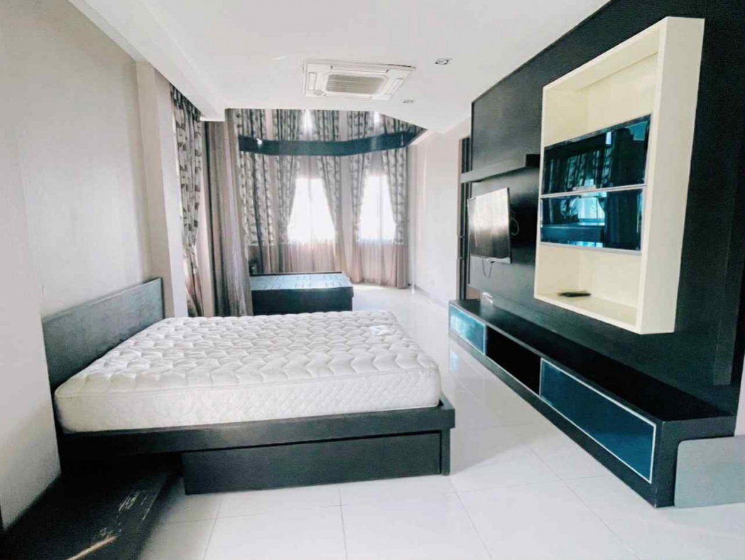 รูป ให้ เช่า บ้านหรูทำเลดี 4 นอน 4 น้ำ หมู่บ้าน Golden Nakara อ่อนนุช 65- พระราม 9-มอเตอร์เวย์ 114 ตรว 2 ชั้น - รูปที่ 2/12