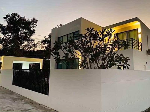 ขายพลูวิลล่าหรู หมู่บ้านวังตาล – ใกล้สนามบิน เมืองเชียงใหม่ เหมาะสำหรับลงทุนหรืออยู่เอง  T.0946511456