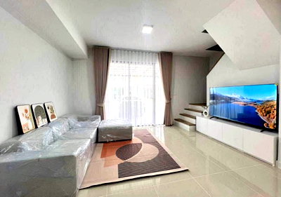 Townhouses for rent : Pleno Sukhumvit-Bangna               2 