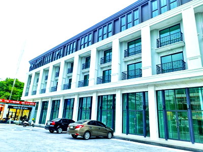 Shophouses for rent BTS Srinagarindra : Onnut68-78 MRT SiNut 1.32 km. 4.5-story commercial building for rent 20sq.wa. 360 sq.m. 1.2 km. fro