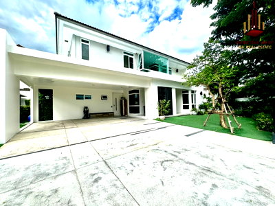 Houses for rent Samut Prakarn : ✨ For Rent: Mantana 2 Bangna Km.7 ✨    💰 Only 195,000 THB/month