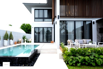 ขายบ้านเดี่ยว : 𝐕𝐄𝐄𝐑𝐀 𝐆𝐑𝐀𝐍𝐃 𝐏𝐀𝐓𝐓𝐀𝐘𝐀🌿บมผัสชีวิตเหนือระดับ กับบ้านดีไซน์ Modern Tropical ที่ให้คุณเป็นเจ้าของได้จริง โทร. 093-1681685