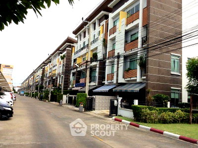 ทาวน์โฮม ศรีนครินทร์ 46/1 : ทาวน์เฮ้าส์ 5 ห้องนอน ขายใกล้หนองบอน เขตประเวศ กรุงเทพฯ (253 ตร.ม.) (ID 2385419)