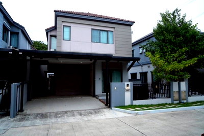 Townhouses for sale Nonthaburi : Urgent Sale! Beautiful Semi-Detached Home at VENUE Westgate, Bang Yai — 35.1 sq. wah, 158 sq.m., only 3.9 million THB, ready to move in immediately!