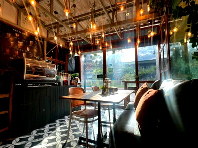Shophouses for rent Nonthaburi : Rent a commercial building with a coffee shop and restaurant business on Bangyai City Road.