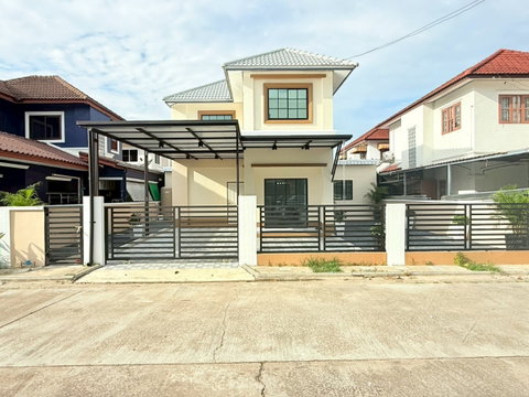 บ้านเดี่ยวหลังใหญ่ กว้างขวาง ตกแต่งรีโนเวทใหม่ หมู่บ้าน เคซี.กรีนวิลล์ ถนนมิตรไมตรี10/1 คู้ซ้าย หนองจอก พร้อมอยู่