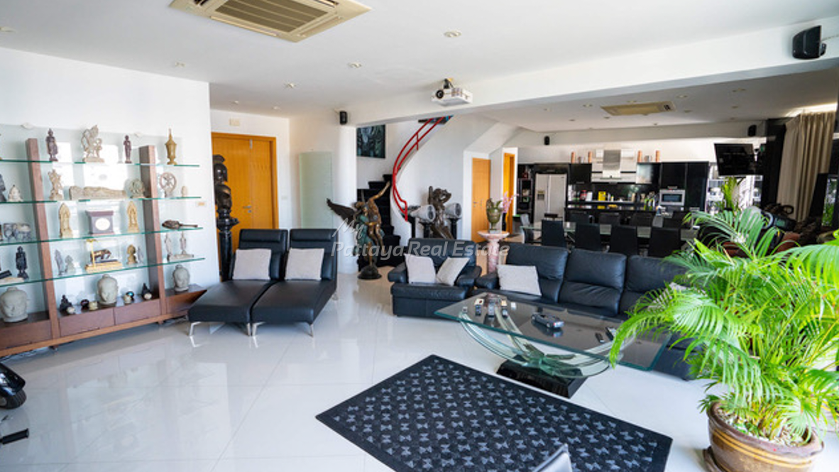 รูป 🛏️ 2 ห้องนอน - 🛁 4 ห้องน้ำ - 🏙️ Sea View - 🌏 ชื่อชาวต่างชาติ - 🏢 Peak Condominium Pattaya - รหัส: PEAKC07 - รูปที่ 2/20