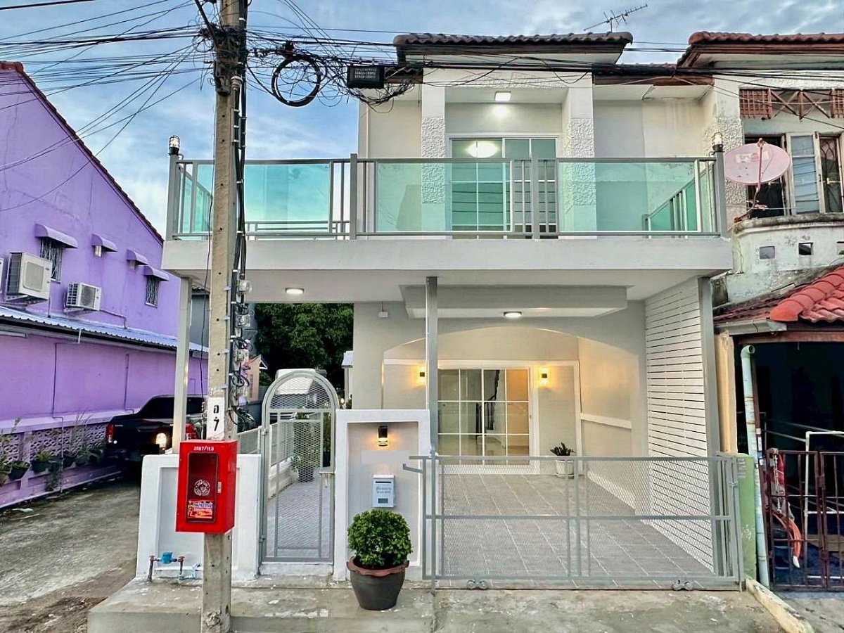 หลังมุม มีบริเวณด้านข้าง #หมู่บ้านนันทิชา 3/8 บ้านกล้วย – ไทรน้อย ทาวน์เฮ้าส์ 3 ห้องนอน รีโนเวทใหม่
