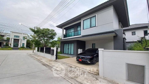 Pet-Friendly 4-BR House For Sale, Britania Amata Phanthong (ID 1704477)