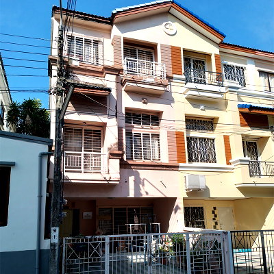 Townhouses for sale : 3-storey townhouse for sale, Baan Klang Muang, Lad Prao 71, Soi Nakniwas 4