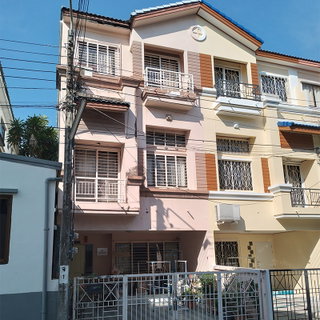 3-storey townhouse for sale, Baan Klang Muang, Lad Prao 71, Soi Nakniwas 4