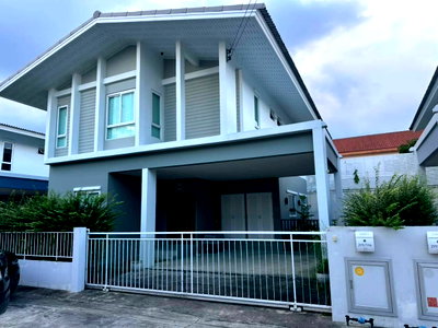 Houses for rent : Rent a nearly new single house (3 years old) at Kanasiri – Wongwaen Rama 2, land area 58.2 sq.wah, 3 bedrooms, 3 bathrooms, fully furnished.