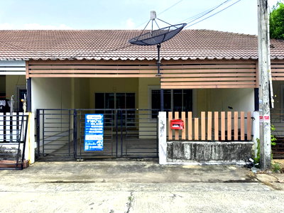 ทาวน์โฮม นิคมอุตสาหกรรม อีสเทิร์นซีบอร์ด : BCN 1214 : หมู่บ้าน 9999 วิลเลจ
