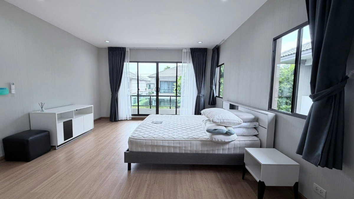รูป P0349 เช่า บ้านเดี่ยวหรู โครงการภัสสร เพรสทีจ บางนา – สุวรรณภูมิ บ้านสไตล์โมเดิร์น พร้อมเฟอร์นิเจอร์ครบครัน เข้าอยู่ได้ทันที - รูปที่ 3/15