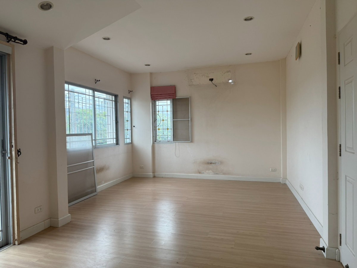 รูป ขายบ้านเดี่ยวบ้านธัญญาภิรมย์ รังสิต-คลอง 10 โทร. 095-089-2688 - รูปที่ 18/23