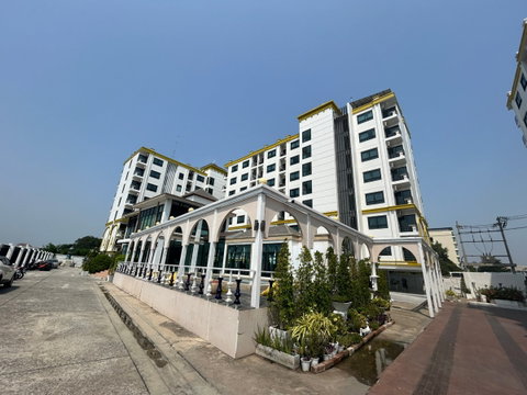 AT 1691 : อเวนิว เวนิส (AVENUE VENICE)