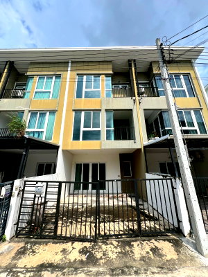 ขายทาวน์โฮม : JK2 5808235 : เบล็สทาวน์ ศรีนครินทร์-หนามแดง