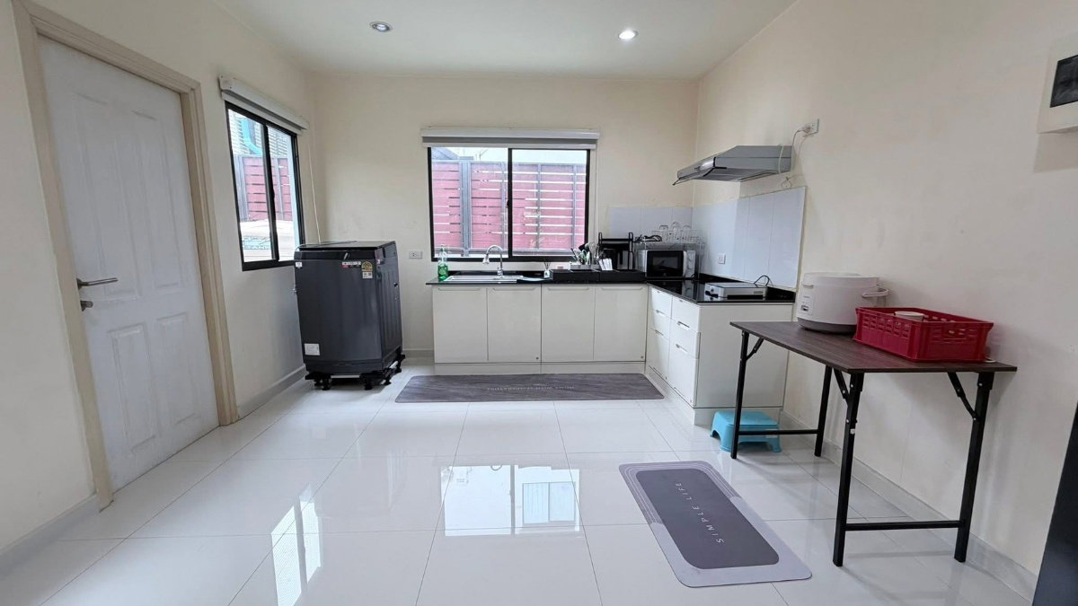 รูป P0349 เช่า บ้านเดี่ยวหรู โครงการภัสสร เพรสทีจ บางนา – สุวรรณภูมิ บ้านสไตล์โมเดิร์น พร้อมเฟอร์นิเจอร์ครบครัน เข้าอยู่ได้ทันที - รูปที่ 14/15