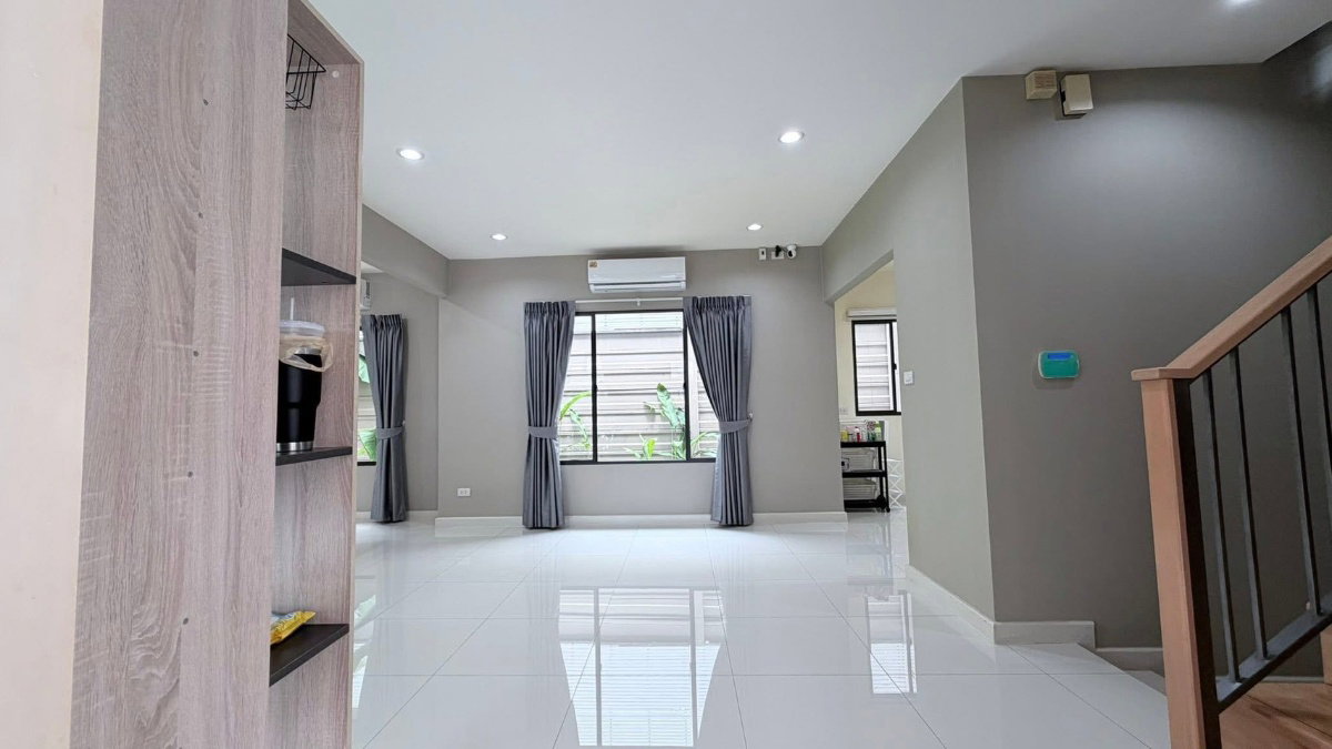 รูป P0349 เช่า บ้านเดี่ยวหรู โครงการภัสสร เพรสทีจ บางนา – สุวรรณภูมิ บ้านสไตล์โมเดิร์น พร้อมเฟอร์นิเจอร์ครบครัน เข้าอยู่ได้ทันที - รูปที่ 11/15